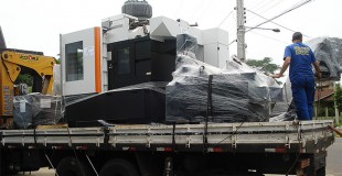 Mais um super centro de usinagem pronto para produzir em 2015.